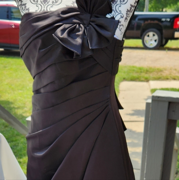 Black evening gown size 8 - Picture 2 of 16